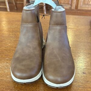 Khombu Tan Ankle Boots